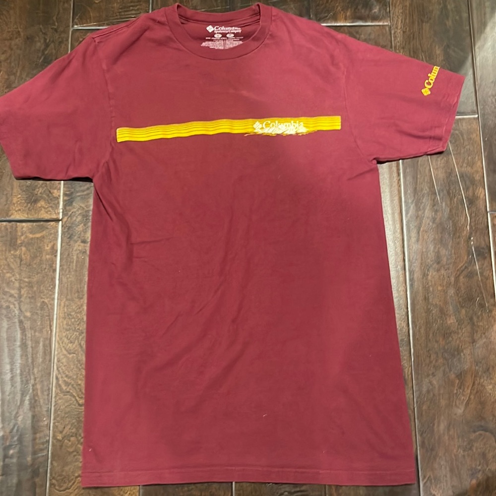 Columbia t shirt